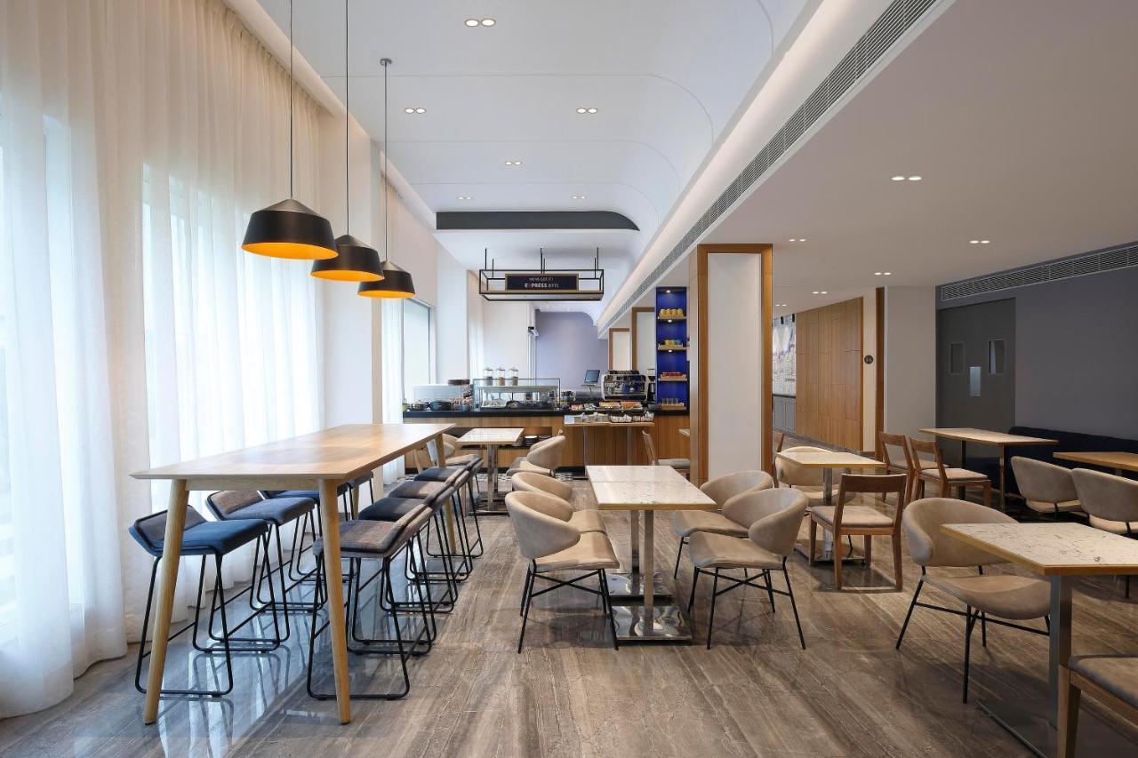 Holiday Inn Express Bengaluru Whitefield Itpl By Ihg Zewnętrze zdjęcie