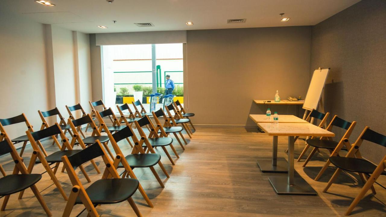 Holiday Inn Express Bengaluru Whitefield Itpl By Ihg Zewnętrze zdjęcie